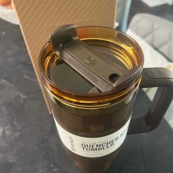 Stanley Brown Checkered Designer Patterned 40 OZ Tumbler - Picture 4 of 5